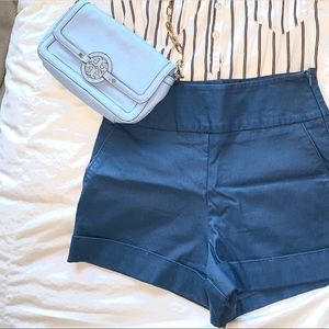 High Waisted faux-leather shorts, with side zipper